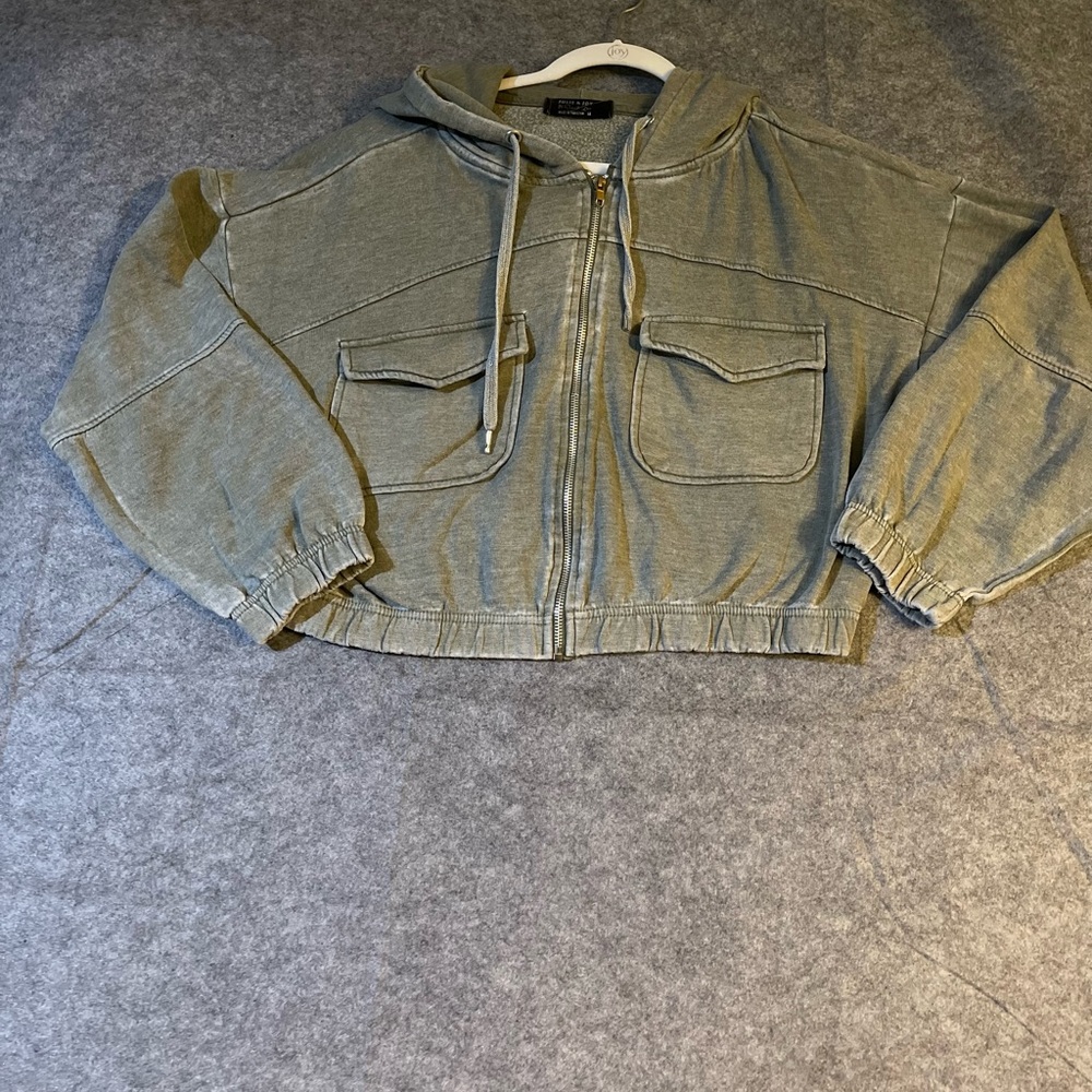 Jolie & Joy Camo Cropped Zip Hoodie Jacket Utility Pocket Olive Green Size M